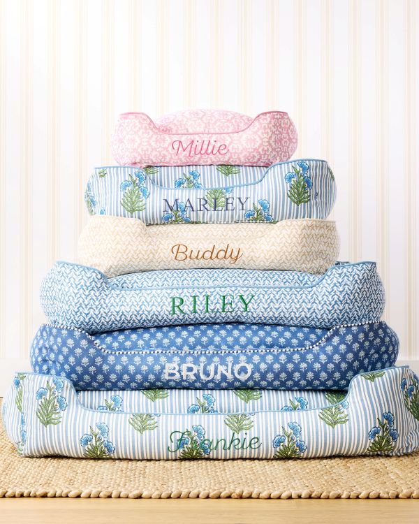 Personalized Dog Beds >