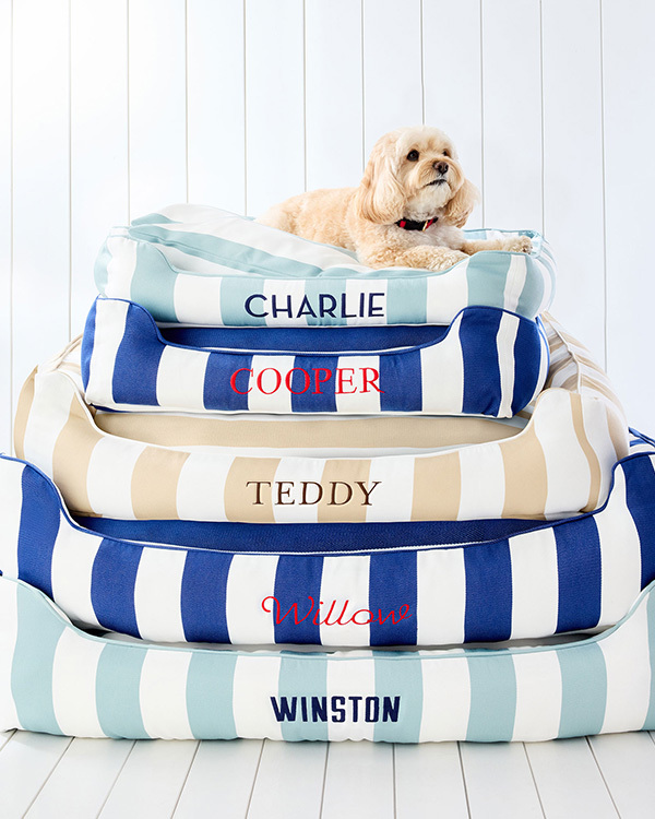 Personalized Dog Beds >