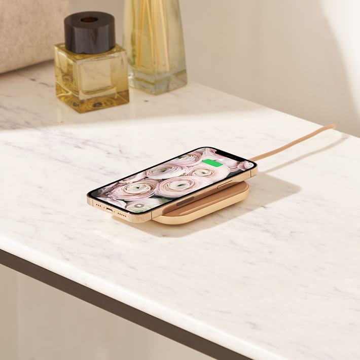 Courant Wireless Charging Block