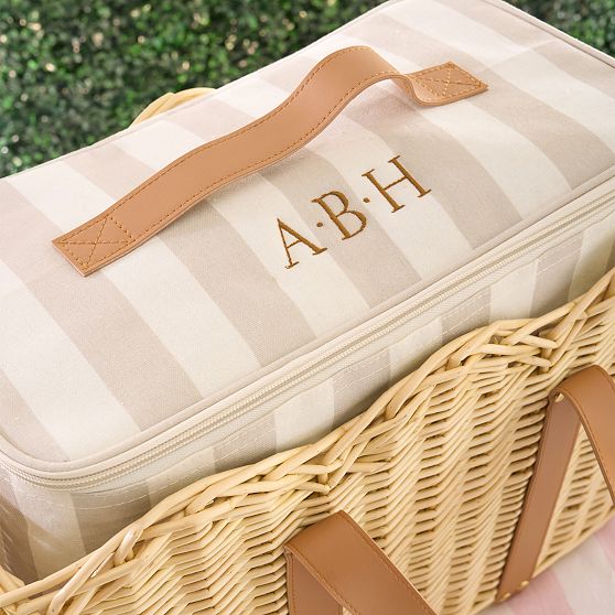 Scalloped Wicker Insulated Picnic Basket | Mark and Graham