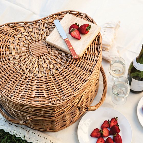 Heart Picnic Basket, Set for 2