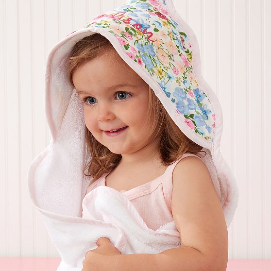 Kids Scalloped Hooded Bath Towel