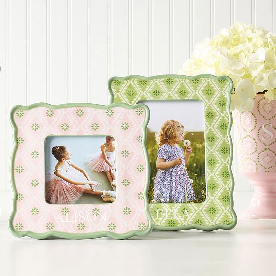 Sanderson Scalloped Ceramic Picture Frame