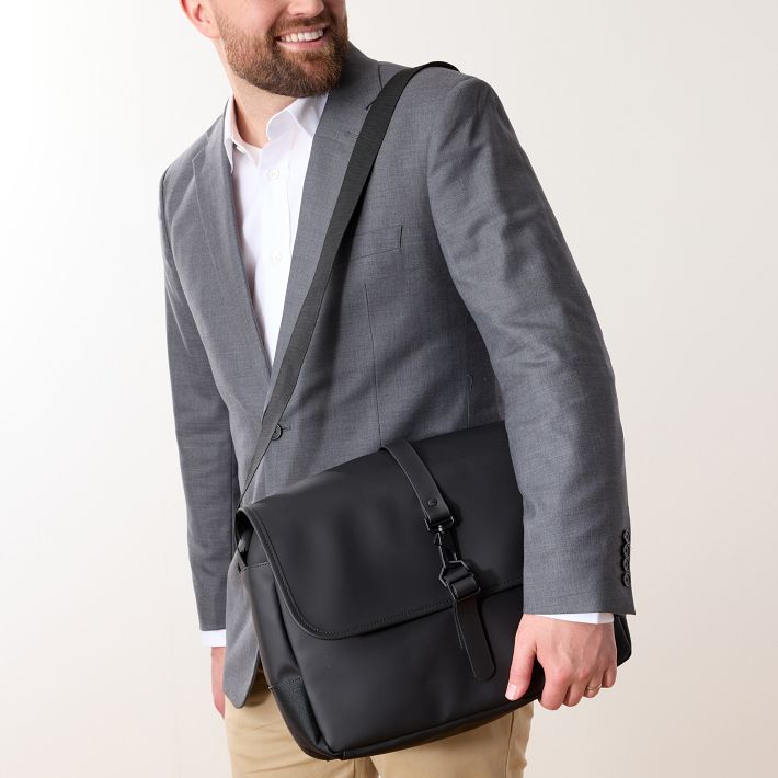 duffel bag small rains Hilo Weekend (Black) while the flaps underside People are, rightfully, concerned gift for guy Pack Type:100