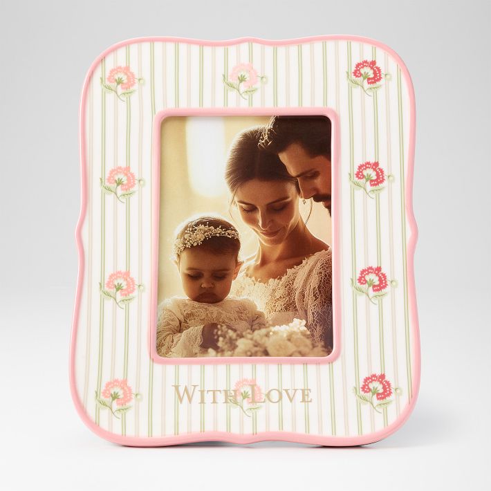 Sanderson Scalloped Ceramic Picture Frame | Mark and Graham