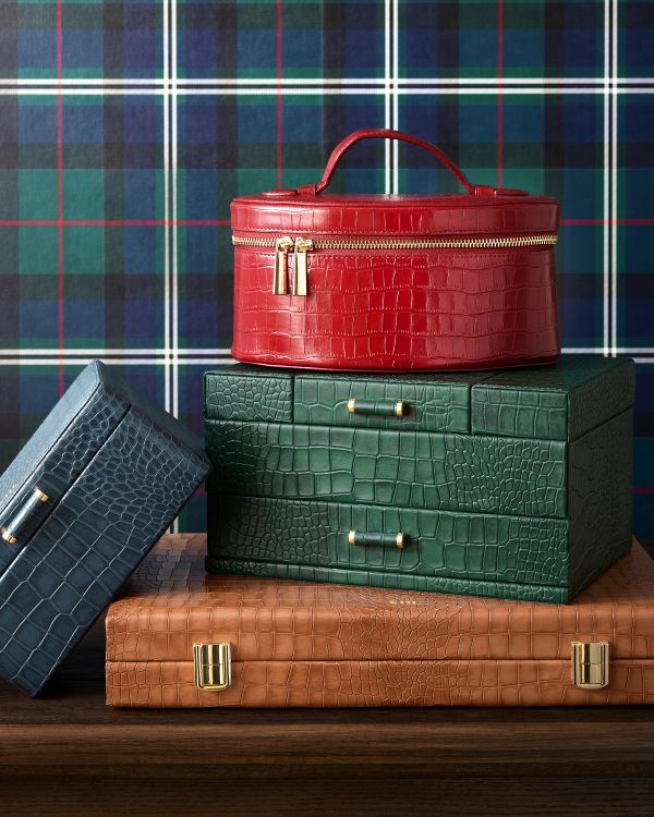 New Holiday Arrivals >