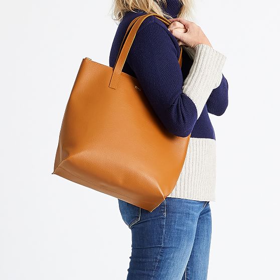 Monogrammed Everyday Italian Leather Zipper Tote Bag Mark and Graham