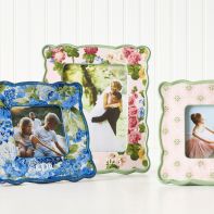 Frames + Decor image