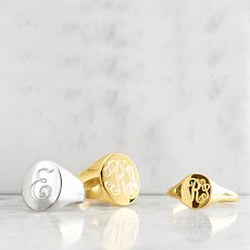 Sarah Chloe Classic Oval Signet Ring