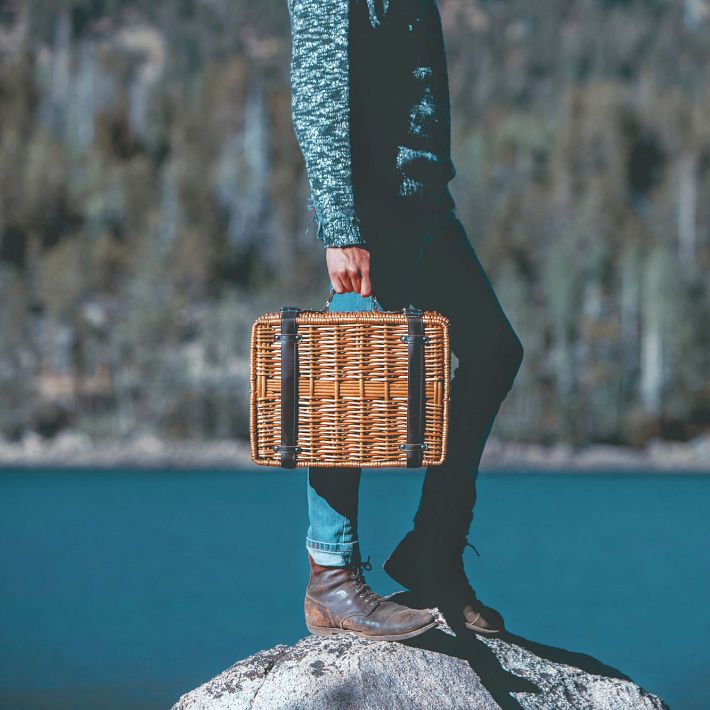 Champion Picnic Basket, Set for 2