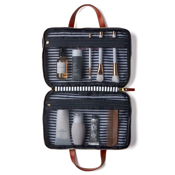 Terminal 1 Soft Sided Hanging Cosmetic Case