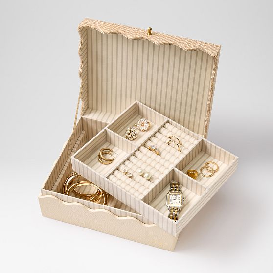 Scalloped Raffia Jewellery Box