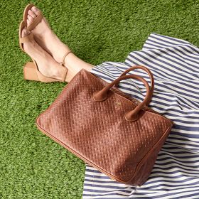 Elisabetta Woven Embossed Leather Handbag | Mark and Graham