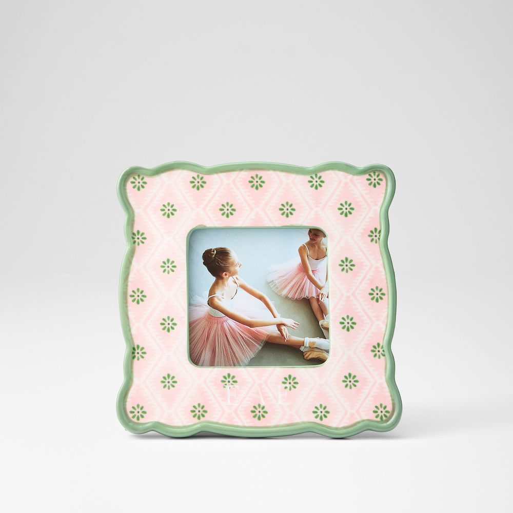 Sanderson Scalloped Ceramic Picture Frame