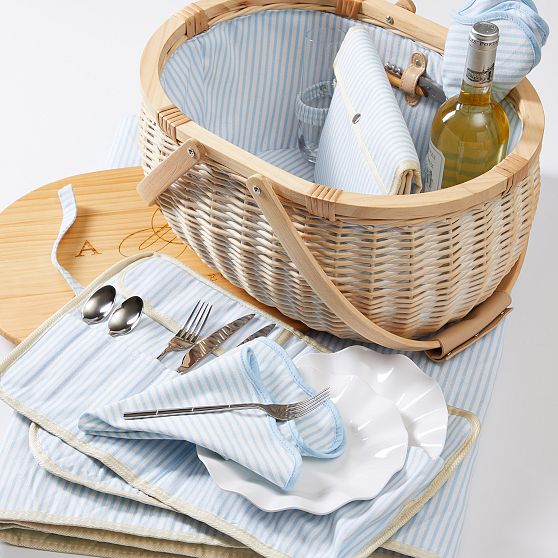 Classic Wicker Picnic Basket For 2