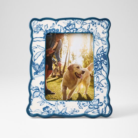 Sanderson Scalloped Ceramic Picture Frame