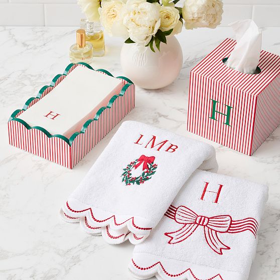 Scalloped Lacquer Guest Towel Holder